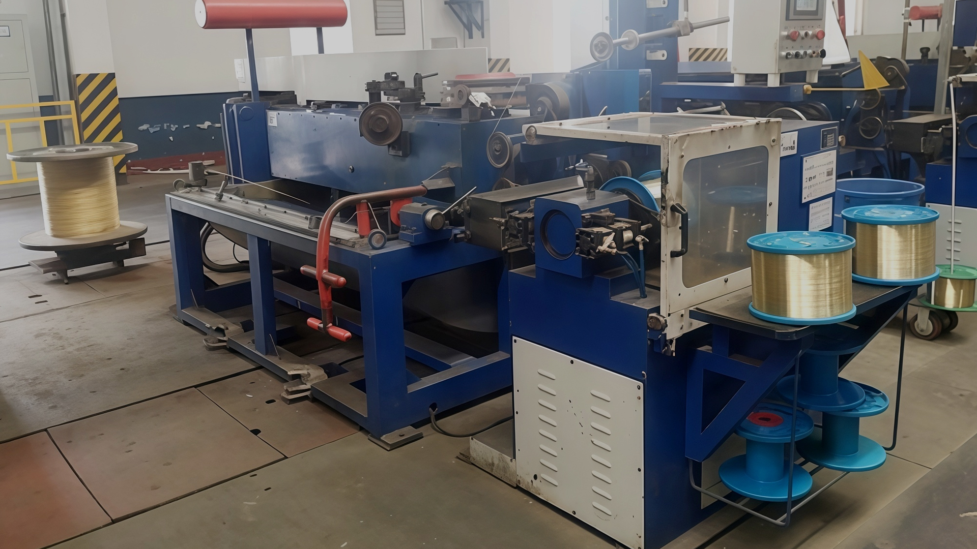 Que tipo de sistema de resfriamento a Trefiladeira usa para operações de alta velocidade?